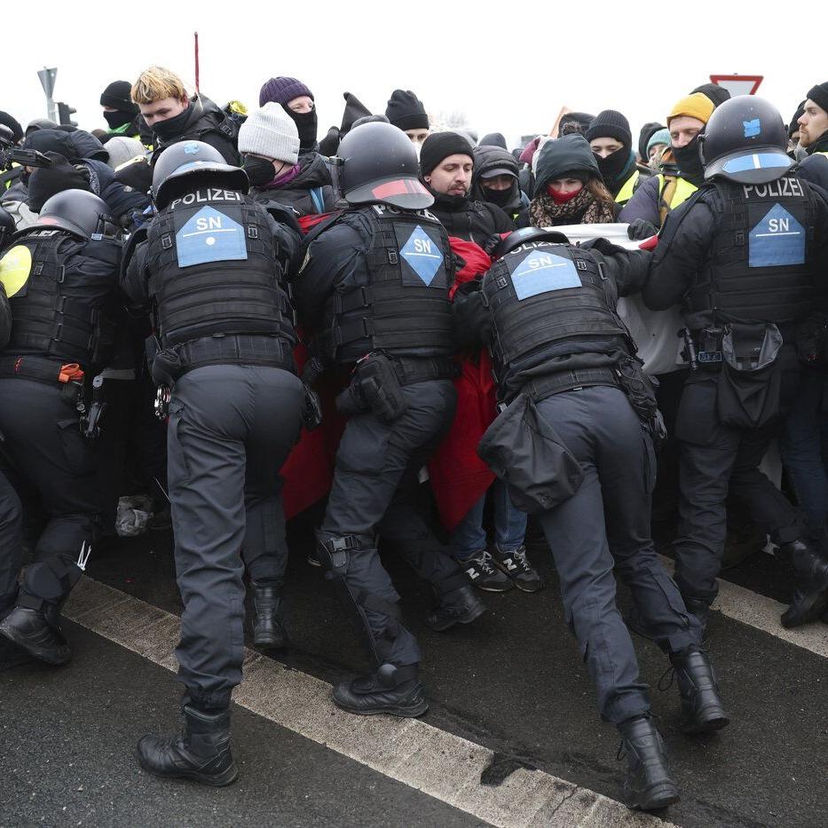 Far-right party's convention draws protests as Germany's election campaign warms up